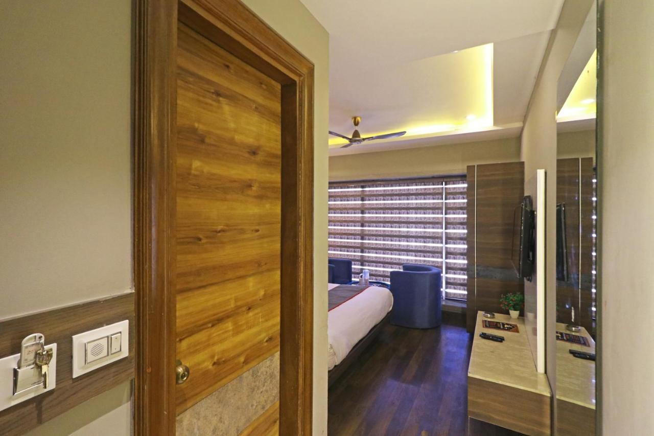 The Ivy Grand Hotel In City Centre With Free Secured Parking Neu-Delhi Exterior foto