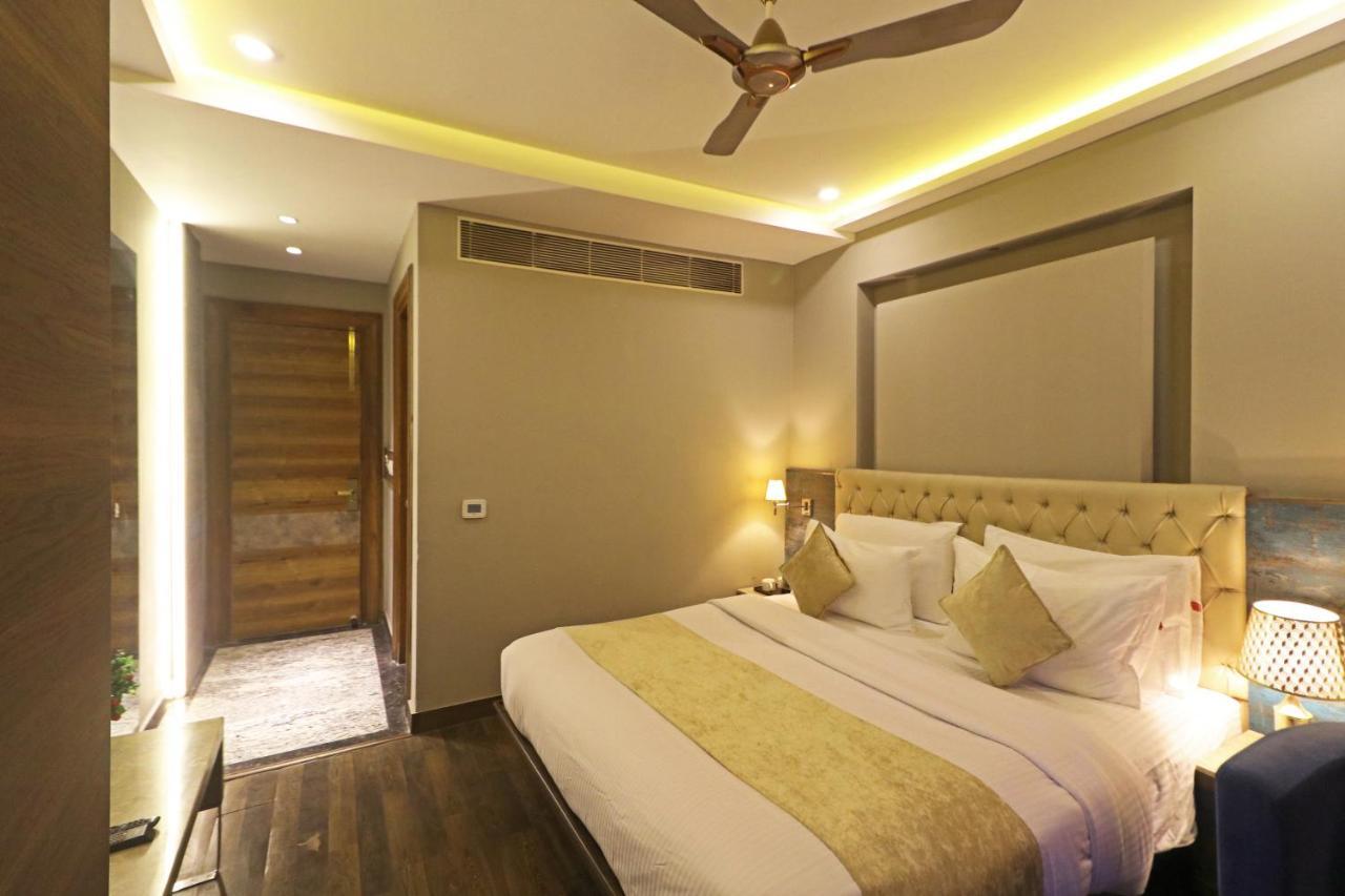 The Ivy Grand Hotel In City Centre With Free Secured Parking Neu-Delhi Exterior foto