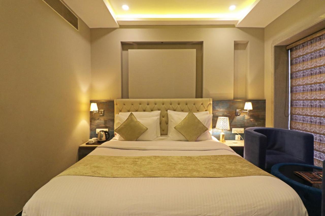 The Ivy Grand Hotel In City Centre With Free Secured Parking Neu-Delhi Exterior foto