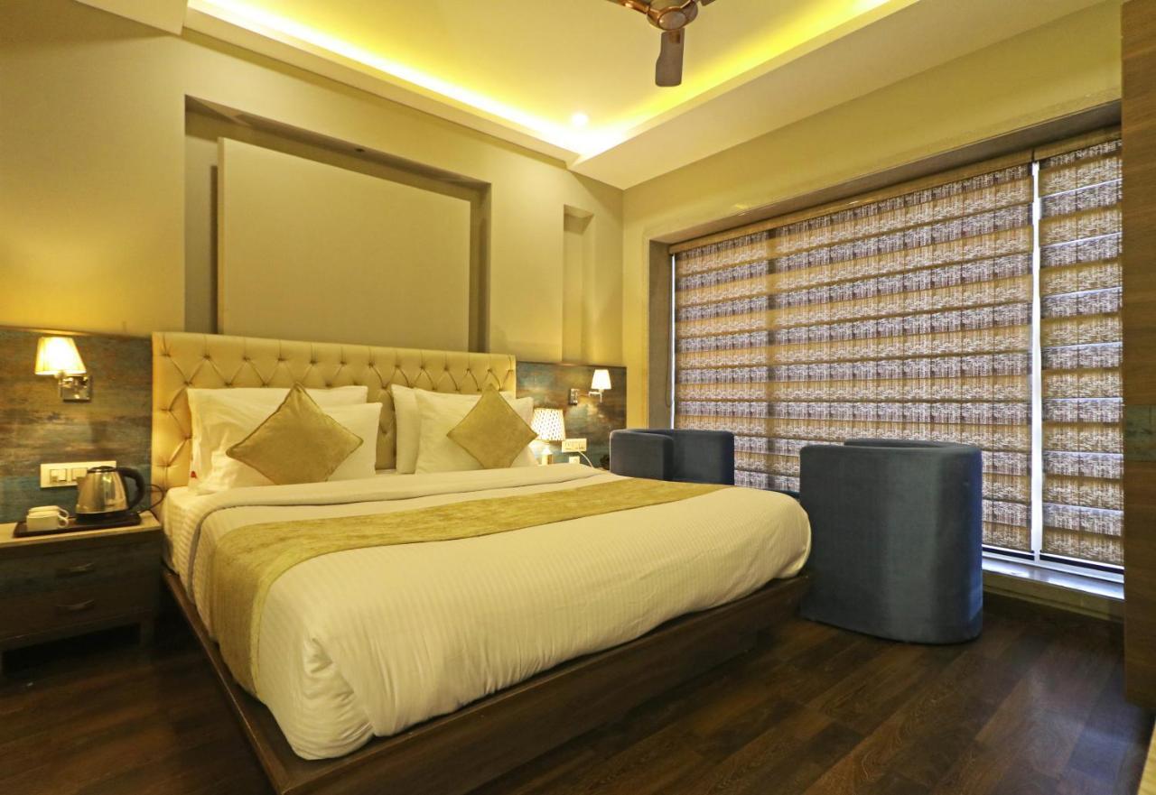 The Ivy Grand Hotel In City Centre With Free Secured Parking Neu-Delhi Exterior foto