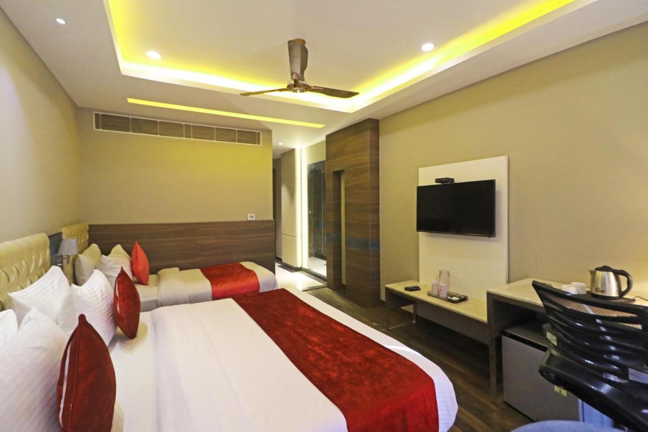 The Ivy Grand Hotel In City Centre With Free Secured Parking Neu-Delhi Exterior foto