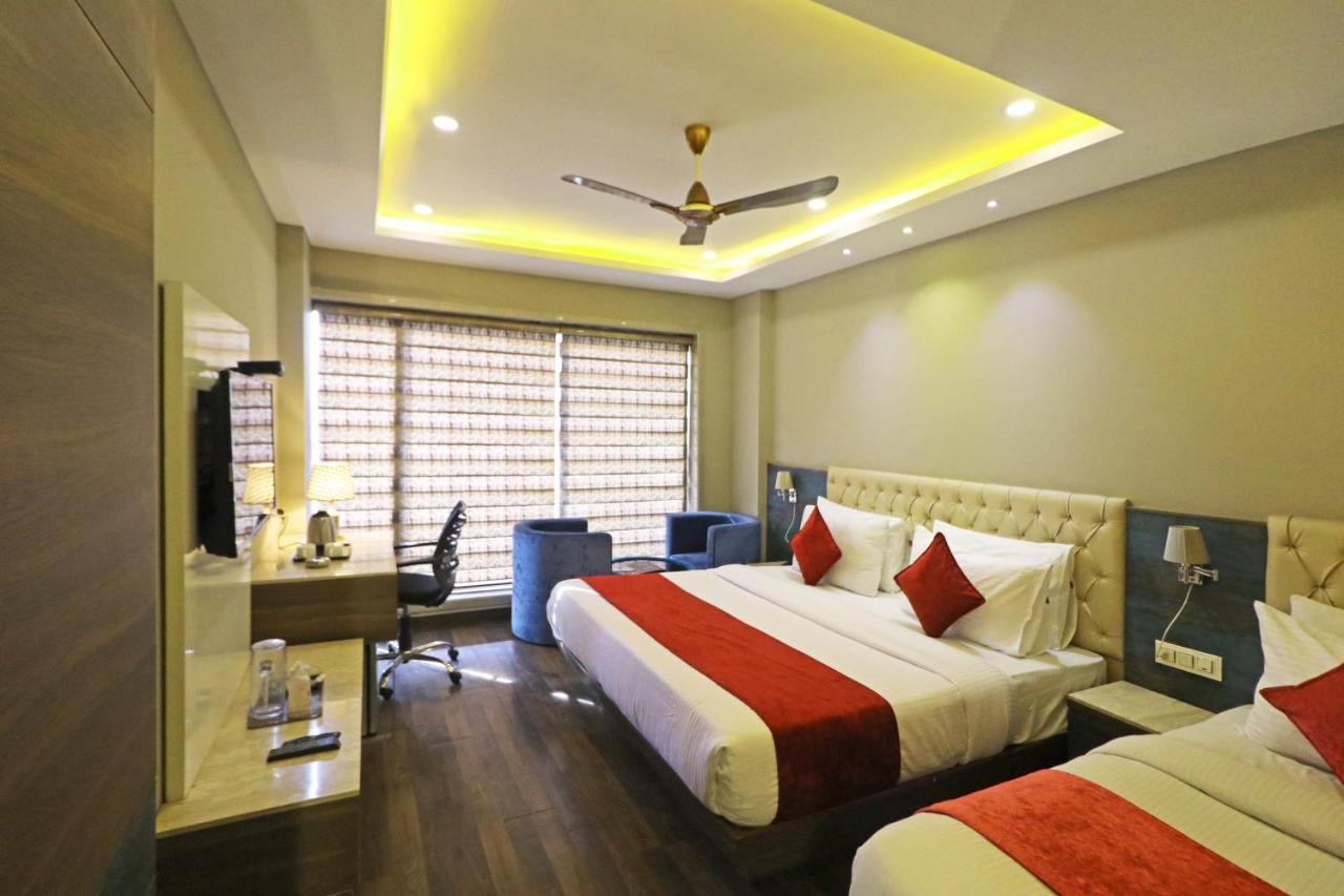 The Ivy Grand Hotel In City Centre With Free Secured Parking Neu-Delhi Exterior foto