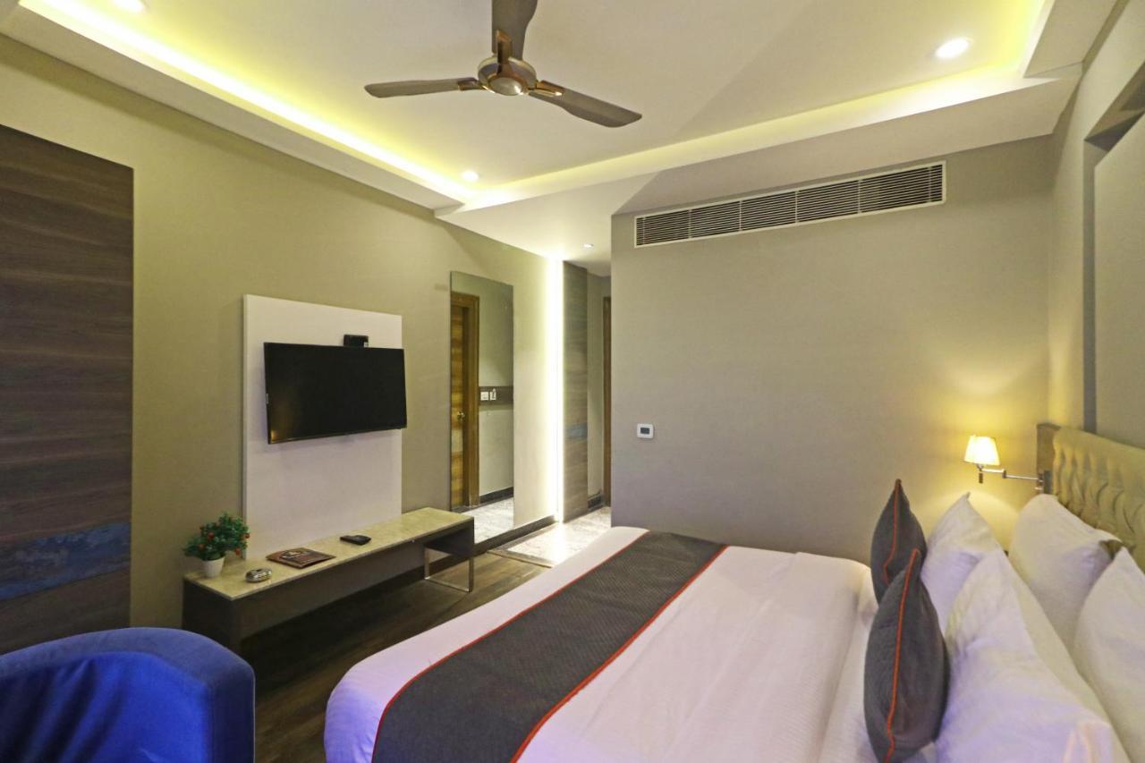 The Ivy Grand Hotel In City Centre With Free Secured Parking Neu-Delhi Exterior foto