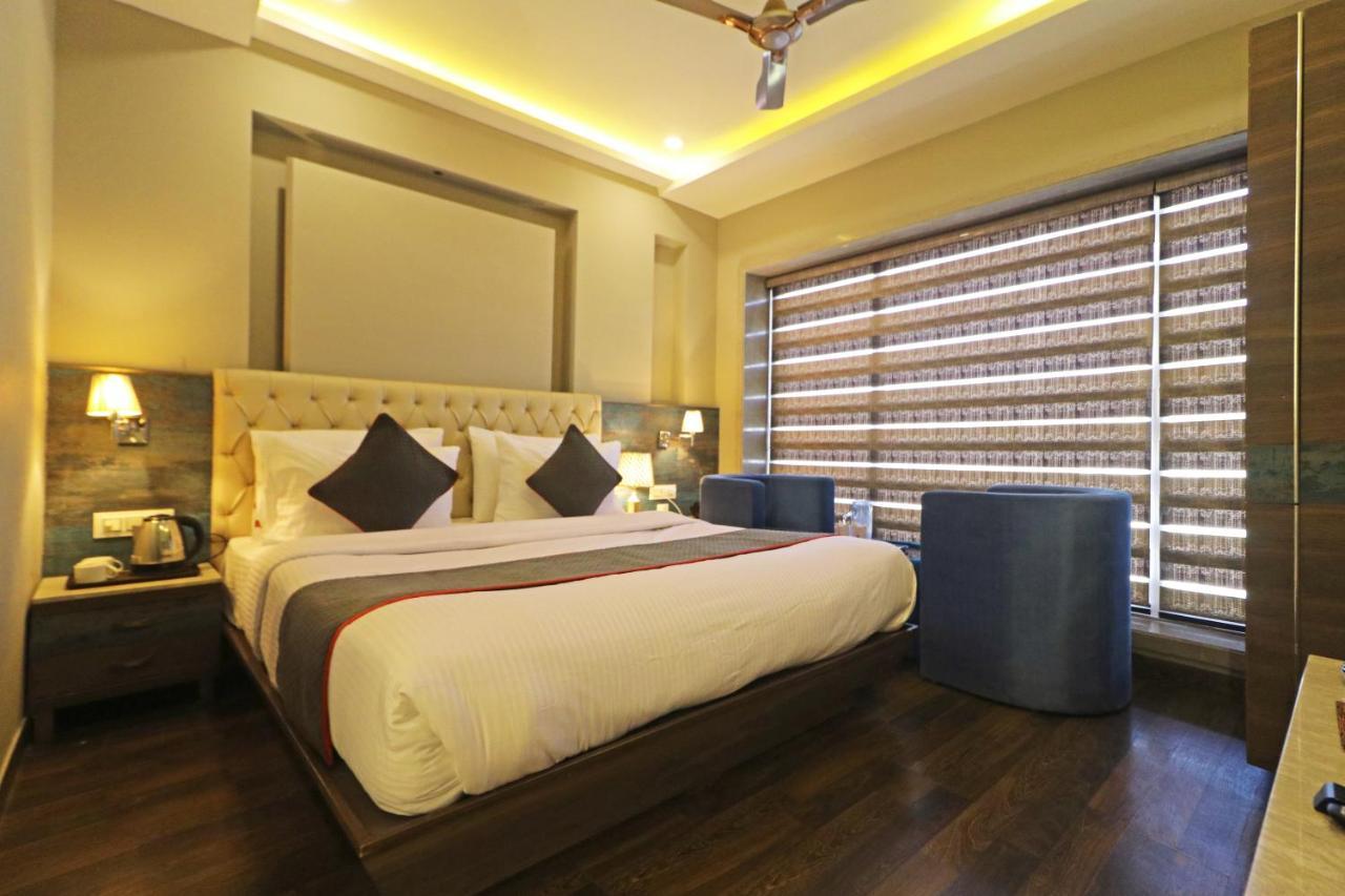 The Ivy Grand Hotel In City Centre With Free Secured Parking Neu-Delhi Exterior foto