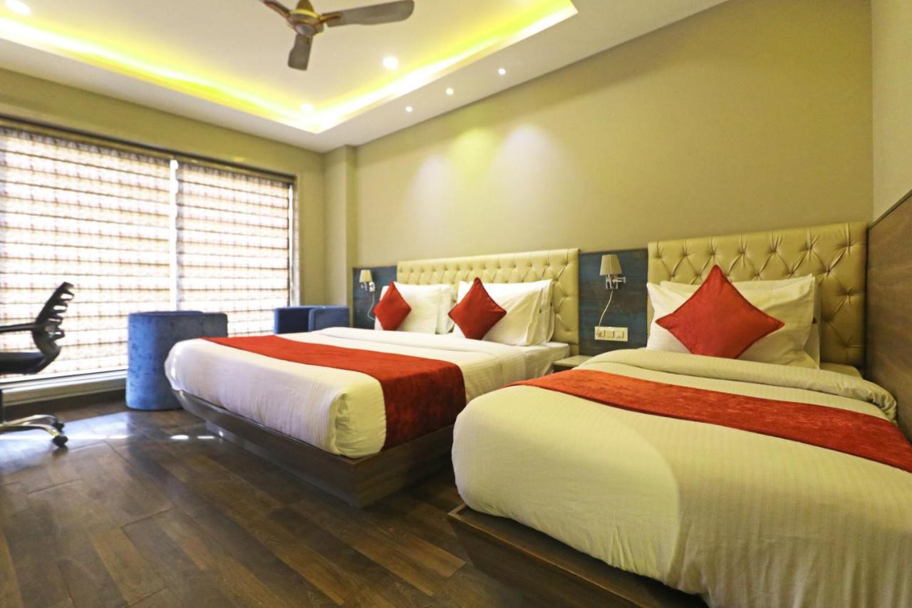 The Ivy Grand Hotel In City Centre With Free Secured Parking Neu-Delhi Exterior foto
