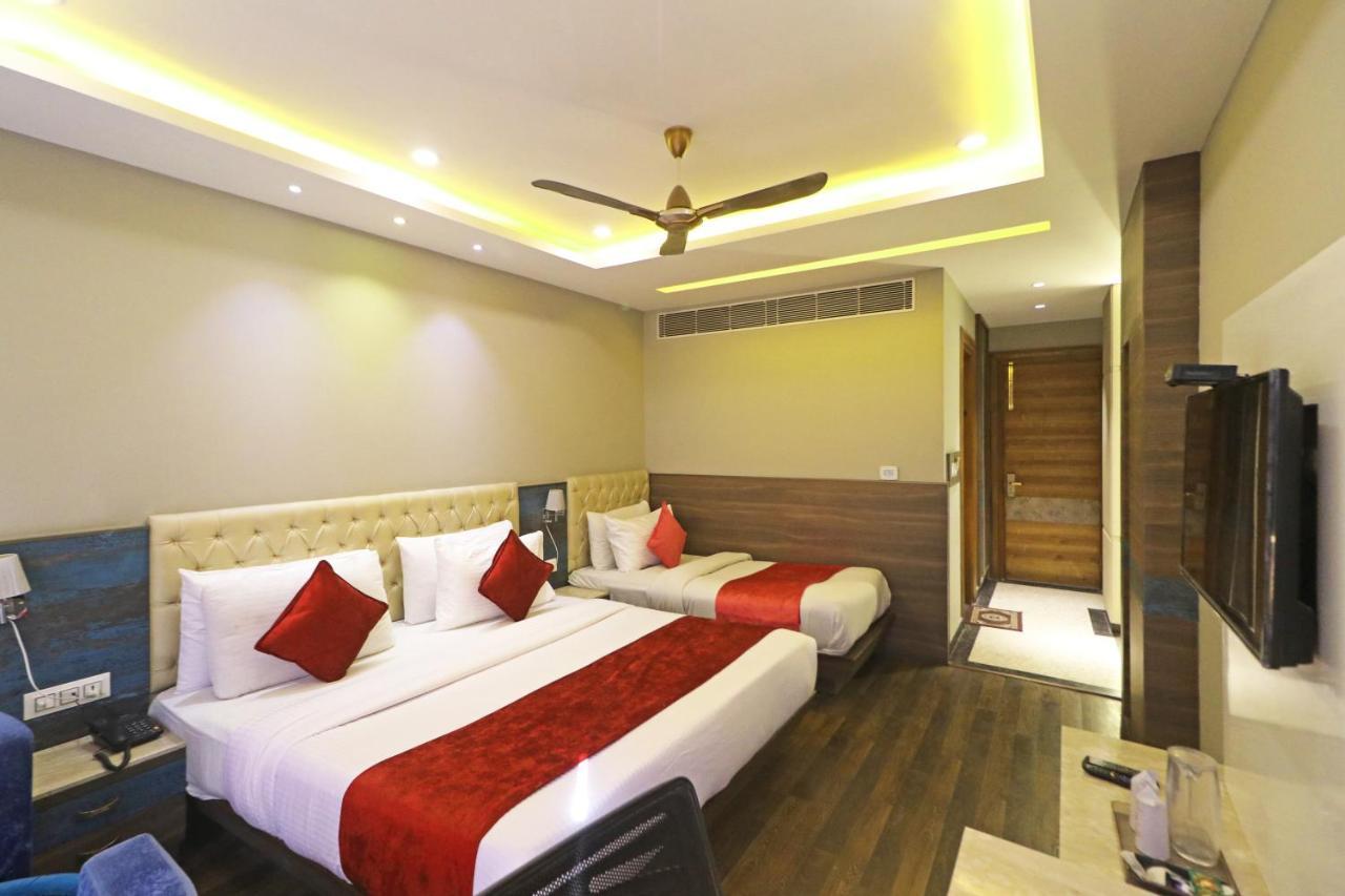 The Ivy Grand Hotel In City Centre With Free Secured Parking Neu-Delhi Exterior foto