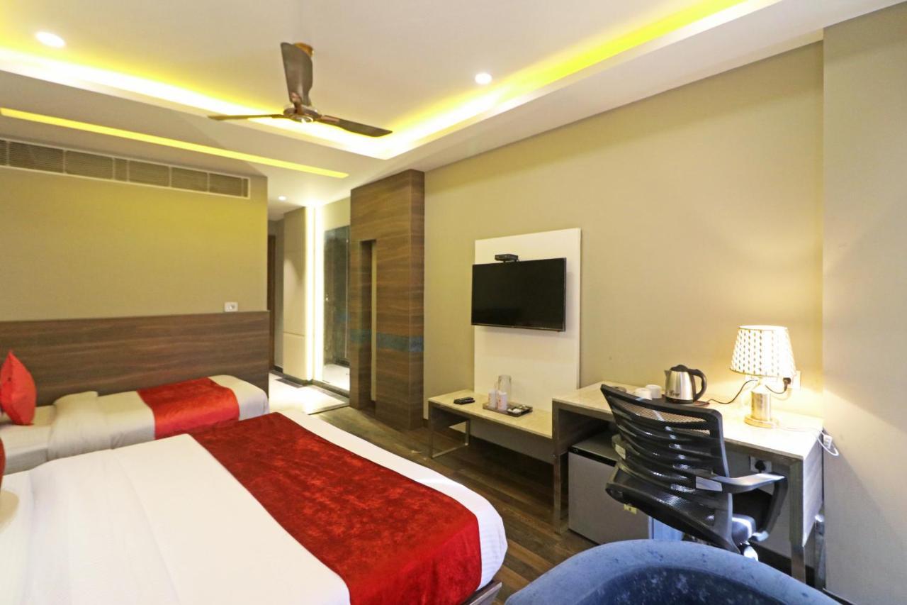 The Ivy Grand Hotel In City Centre With Free Secured Parking Neu-Delhi Exterior foto